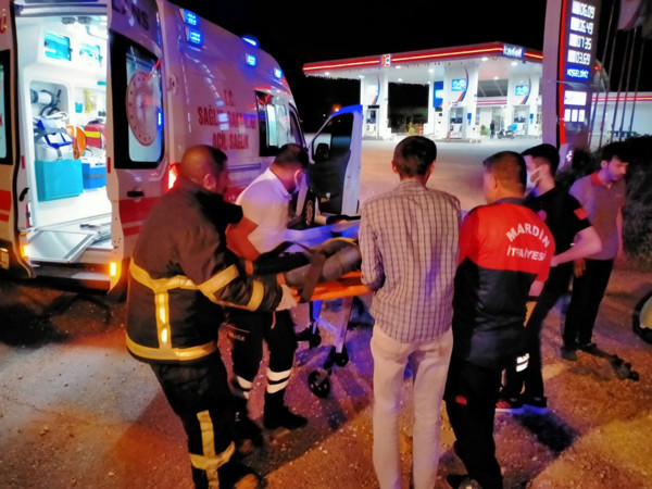 Mardin'de feci kaza! Direksiyon hakimiyetini kaybedip takla attı: Yaralılar var - Resim: 0