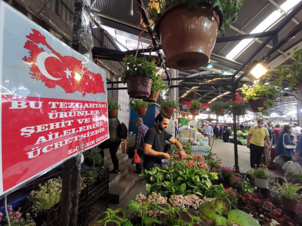 Ücretsiz verdi! Zonguldak'ta tezgaha astığı yazıyla herkesi duygulandırdı - Resim: 1