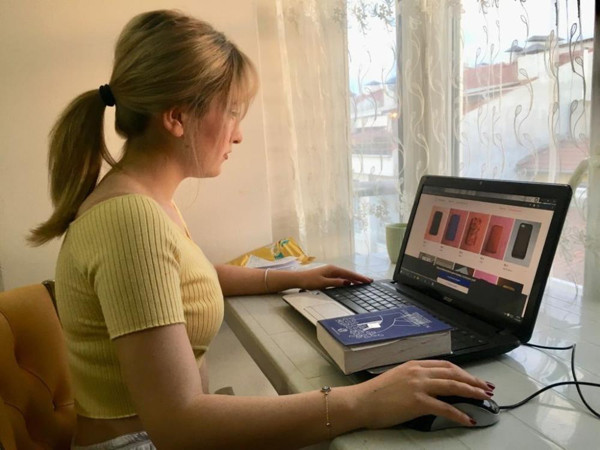 Eskişehir'de internetten telefon siparişi verdi! Gelen ürünle hayatının şokunu yaşadı - Resim: 0