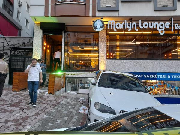 İstanbul'da kafeye silahlı saldırı! Ölü ve yaralılar var - Resim: 2