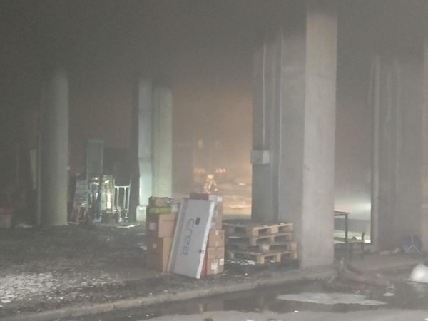 Ankara'da korkutan yangın! Dumanlar gökyüzünü sardı: Bulvar trafiğe kapatıldı - Resim: 3