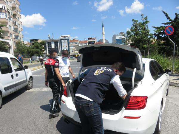 Üsküdar’da giriş çıkışlar kapatıldı! Polis geniş kapsamlı denetim başlattı - Resim: 0