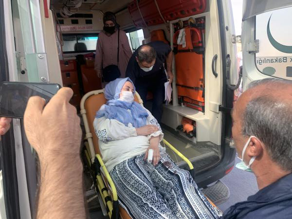 Adana'da yaşandı! Belediye meclis üyesi eski eşini boşandıkları gün bıçakladı - Resim: 0