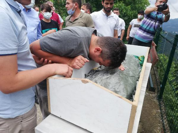 İlk kez kullanmıştı! Ordu'da gözyaşları sel oldu: Keşke 100 yıl daha... - Resim: 0