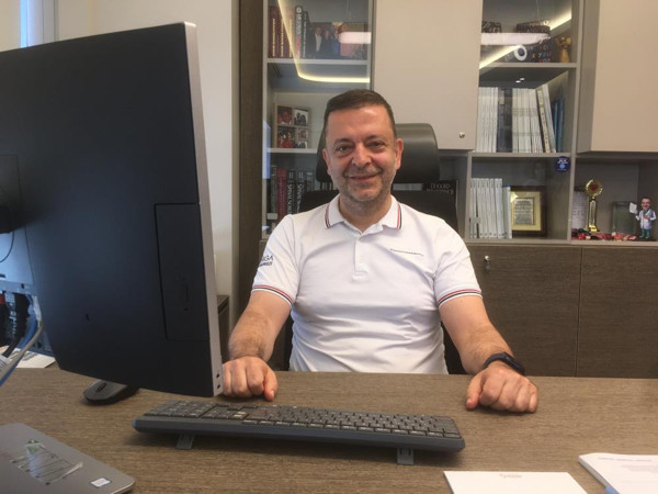 'Türkiye'ye gelmem' diyordu! İrlandalı öğretmen çareyi İstanbul'da buldu - Resim: 1