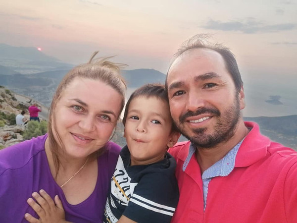 Antalya'da yaklaşınca fark etti dünyası başına yıkıldı! Gözyaşları sel oldu - Resim: 0