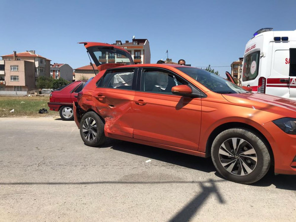 İstanbul'da feci kaza! Yaralıyı bırakıp olay yerinden kaçtı: Bomba patlar gibi - Resim: 1