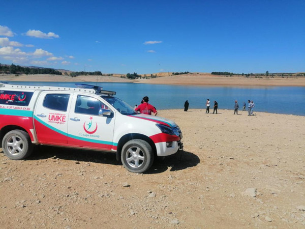Kayseri'de baraja giren 3 kız kayboldu! Ekipler alarma geçti - Resim: 0