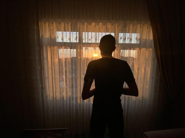 PKK'dan kaçtı iç yüzünü itiraf etti! Örgütteki tecavüzü anlattı: Üzerimize bir bez attılar - Resim: 0