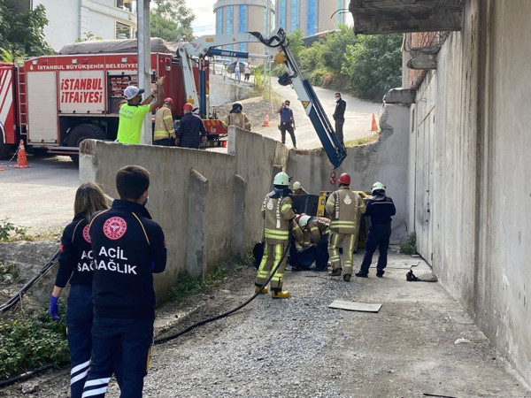 İstanbul'da silindir aracının altında aldı! Korkunç şekilde can verdi - Resim: 0