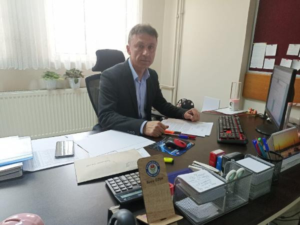 Samsun'da öğrenciler yurt bulamadı! Makam odasına öğrencilere verdi - Resim: 0