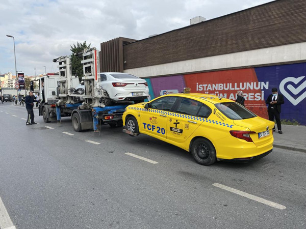 İstanbul'da yolcu seçen taksici ceza yedi: Bunları güzel güzel çekiyorsunuz - Resim: 0