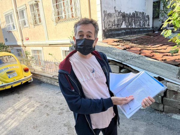 İstanbul'da komşu kavgası krize dönüştü! Çatıya çıkıp vinci engelledi - Resim: 1