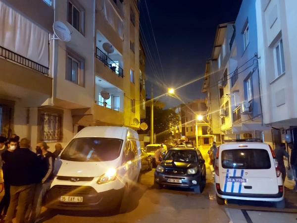 İzmir'de evine gelen adamı öldüren Esra: 12 yıldır peşimdeydi mecbur kaldım - Resim: 0