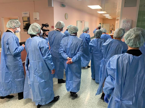 Dünyada en kötü durumdaki ülke! 'Acilen karantinaya ihtiyacımız var' - Resim: 0