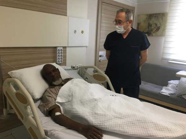 Sık idrara çıkma şikayetiyle geldi! Afrikalı hasta Kayseri’de şifa buldu - Resim: 0