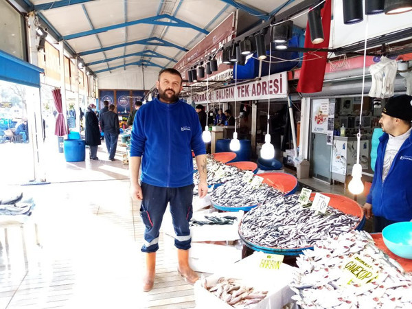 Lodos tezgahları vurdu! Balık fiyatları cepleri yaktı - Resim: 0