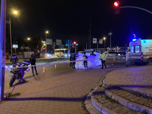 İstanbul'da yolun karşısına geçmek istedi! Yaşlı kadın feci şekilde can verdi - Resim: 0