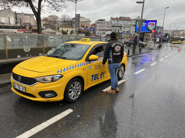 Hem suçlu hem güçlü! İstanbul'da taksilere ceza yağdı: Sanki mafya yakalamışsınız - Resim: 0