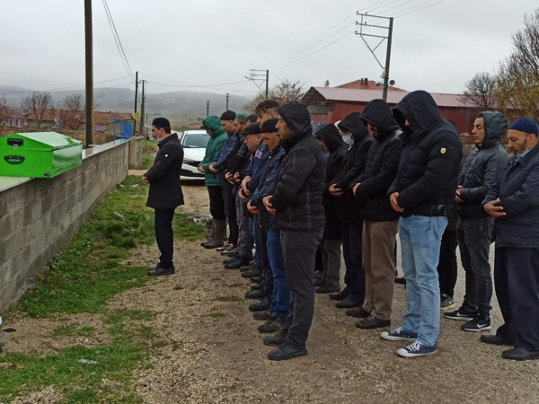 Afyonkarahisar'da kardeşinin cenazesini yıkamak istedi! Cesedi görünce şok oldu - Resim: 0