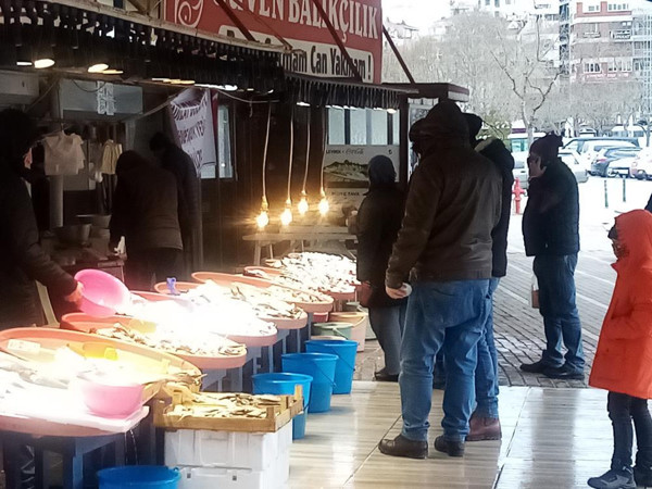 Fırtına fiyatları yükseltti! Balık tezgahları cepleri yaktı - Resim: 0