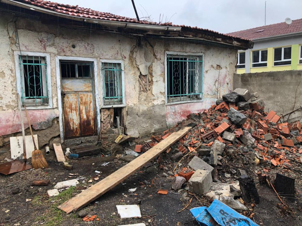 Son günlerin en ilginç olayı! Afyonkarahisar’da bahçesine yapılanı görünce şaştı kaldı - Resim: 0