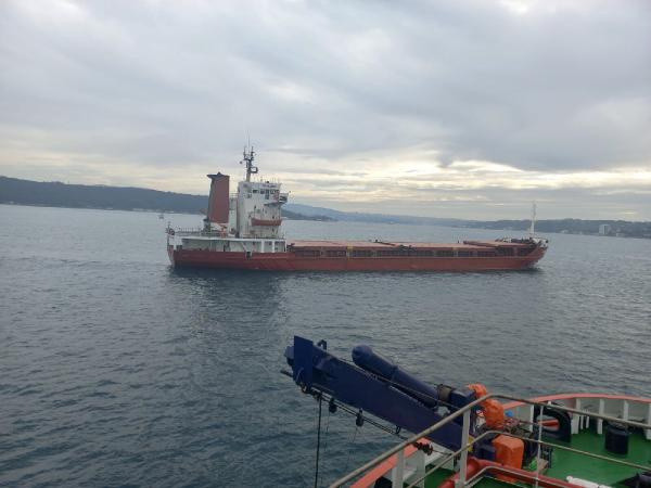 100 metre boyundaki hurda yüklü gemi İstanbul Boğazı'nda arıza yaptı - Resim: 0