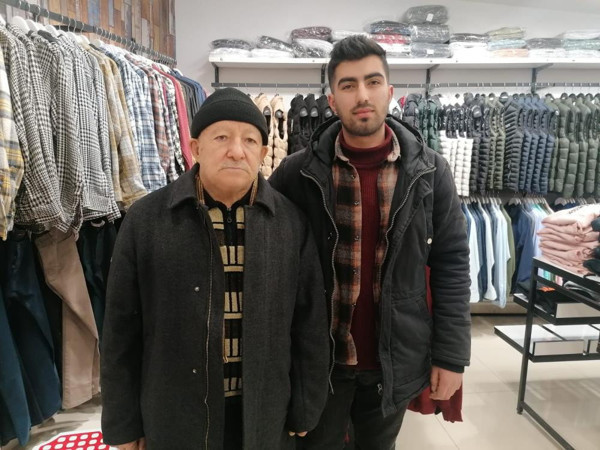 Denizli'de harçlık çekmeye ATM'ye gitti 4 bin TL buldu! Sahibine ulaştırdı: Para teklif ettim ama... - Resim: 0