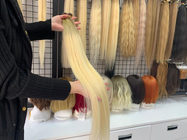 Bu saçların günlük kirasını duyan şaştı kaldı! Kiralık araba fiyatına müşteri buluyor - Resim: 1