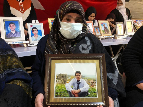 Evlat nöbetine iki aile daha katıldı! 'Ağlamaktan gözümü kör ettim' deyip acılı anne seslendi - Resim: 0