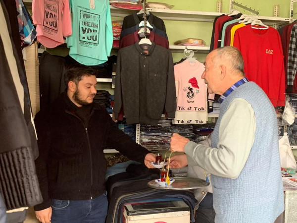 'Geçinemiyorum' diyen MHP'li belediye başkanı çaycı oldu! Günlük 60 TL'ye çalışıyor: 8 bin lira maaş alıyoruz sanıyorlar - Resim: 1