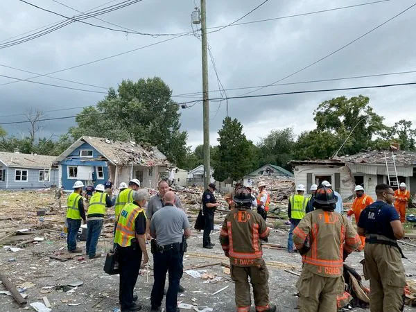 ABD'de evde çok şiddetli patlama! 3 kişi öldü 40 ev hasar gördü - Resim: 0