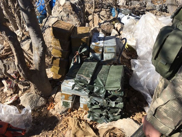  TSK 24 teröristin öldüğü yerde buldu! - Resim: 1