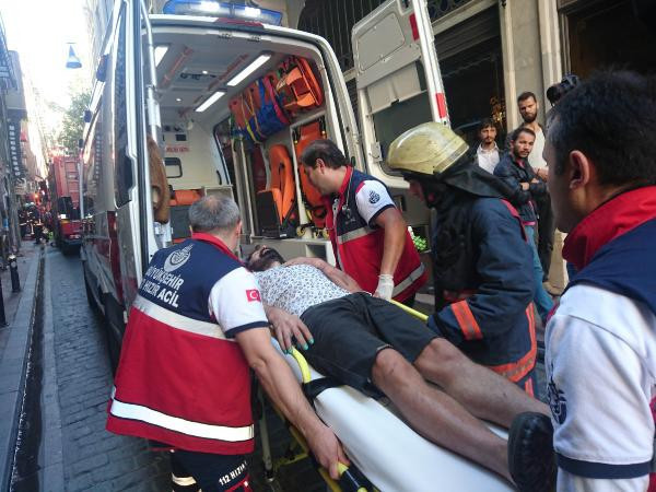 Beyoğlu'nda korkutan yangın! - Resim: 3