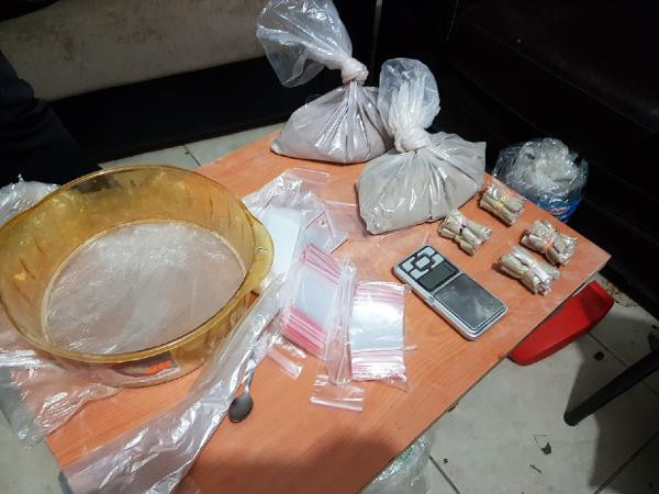 Reklam ajansına baskın: Bulunanlar şoke etti! - Resim: 1