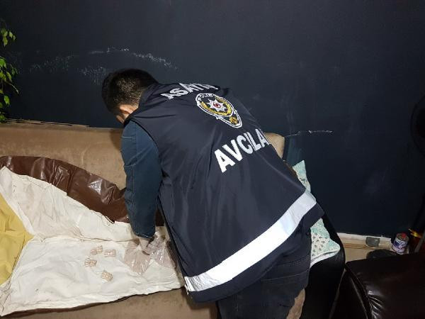 Reklam ajansına baskın: Bulunanlar şoke etti! - Resim: 4