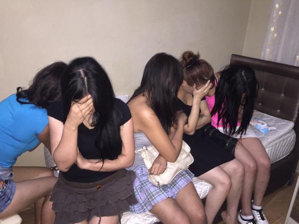 Fuhuş baskınında inanılmaz olay! Ölmek üzereyken kurtarıldı - Resim: 1