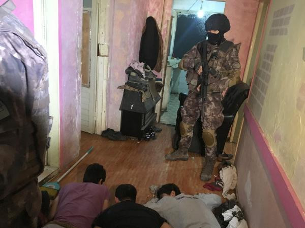 IŞİD'e şafak baskını! Böyle gözaltına alındılar... - Resim: 4