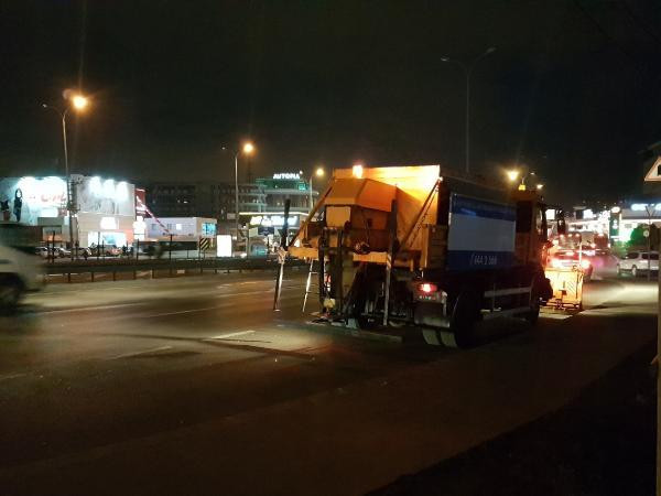 İstanbullular dikkat: Kar küreme araçları yollara indi! - Resim: 1