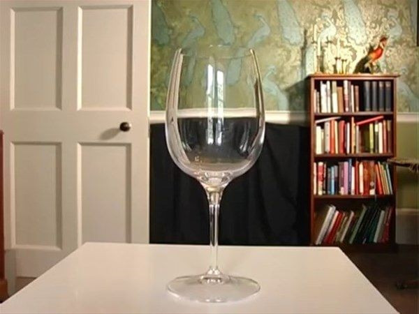 Ünlü bardak mendil numarasının hilesini ifşa etti!  - Resim: 1