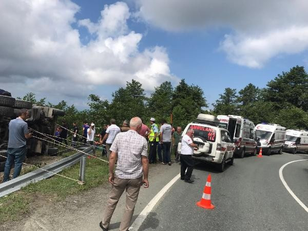 Artvin'de feci kaza resmen ezildiler ölenler ve yaralılar var - Resim: 3
