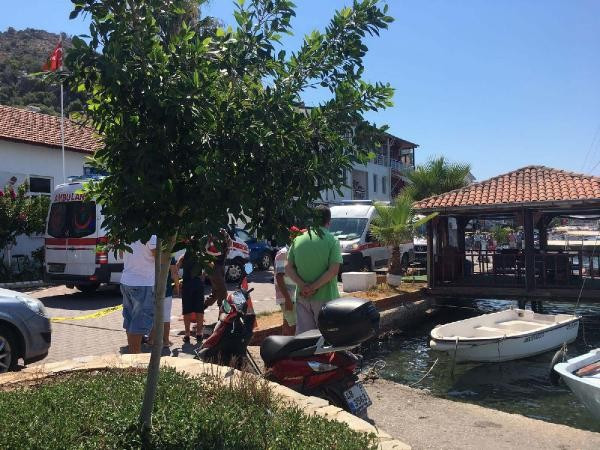 Marmaris'te feci kaza sadece ayakları gözüküyor ilk görüntüler - Resim: 1