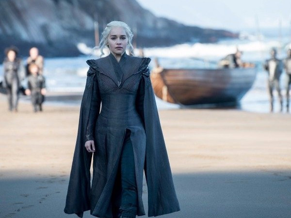  Emilia Clarke'tan Grinin Elli Tonu itirafı! - Resim: 3