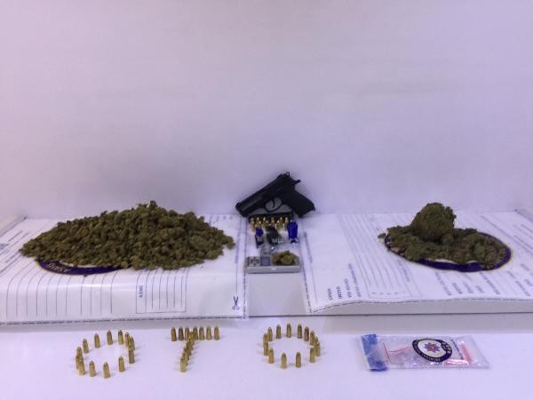 Park halindeki araçtan çıkanlar hayrete düşürdü - Resim: 3