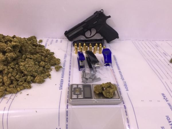 Park halindeki araçtan çıkanlar hayrete düşürdü - Resim: 4