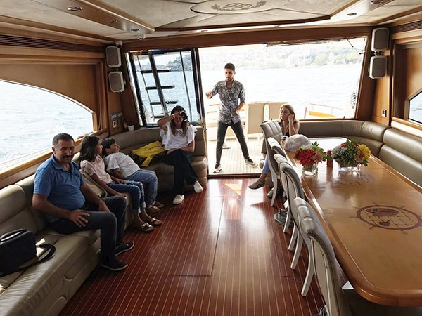 Acun Ilıcalı, kas hastası Ebru Özçelik'in hayalini gerçekleştirdi - Resim: 1