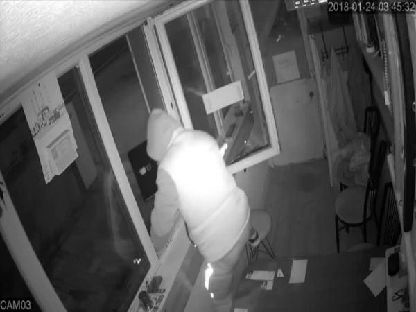 Tuhaf hırsız! Bilgisayarı çalıp gitti 20 dakika sonra geri gelip... - Resim: 3