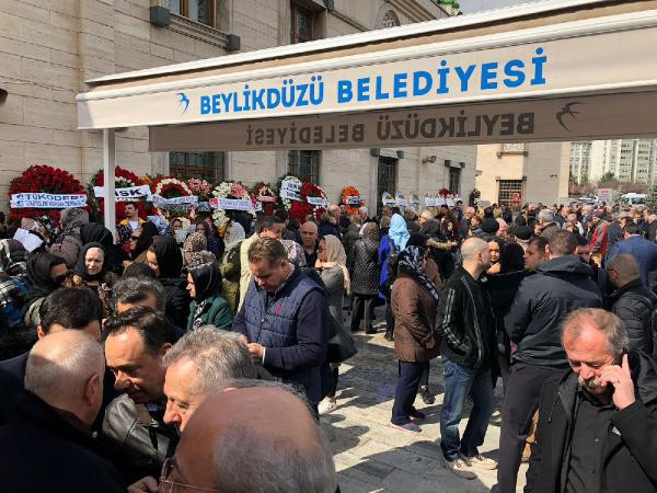 Uçak kazasında ölen kabin memuru Eda Uslu son yolculuğuna uğurlandı - Resim: 2