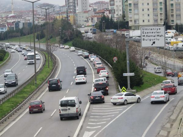 Yok artık! Emniyet şeridinde "ters gitme" konvoyu - Resim: 1