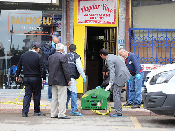 İki erkek eve kapandı: İhbar her şeyi ortaya çıkardı! - Resim: 1